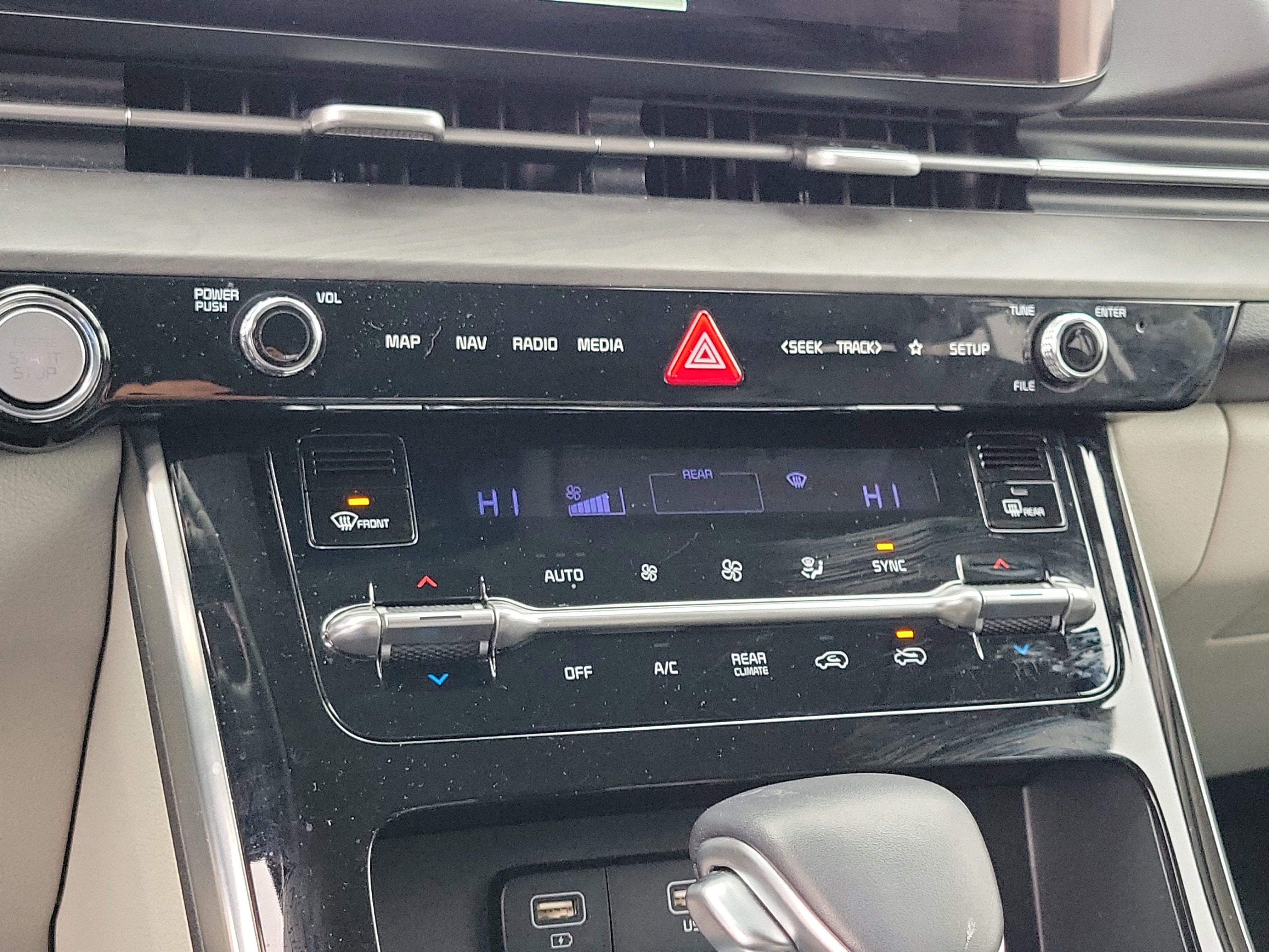 Used 2023 Kia Carnival SX image 27