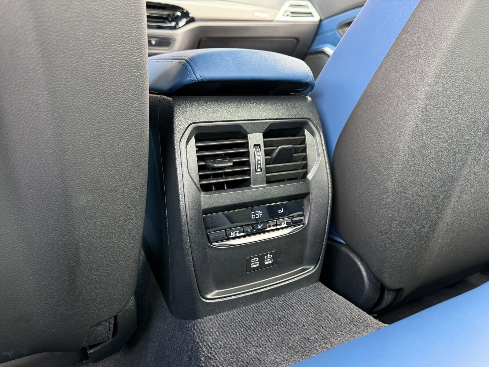 Used 2025 BMW M3 Competition w/ M Carbon Exterior Package AWD/4WD image 35