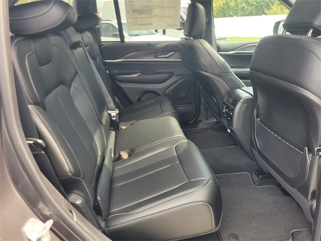 New 2025 Jeep Grand Cherokee Limited image 14
