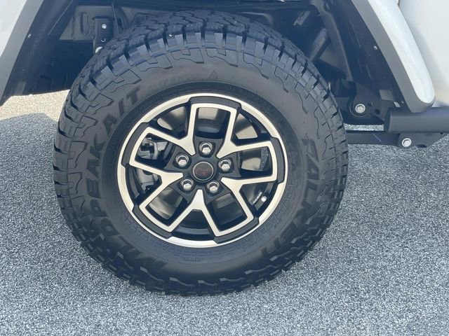 Used 2025 Jeep Gladiator Rubicon w/ Convenience Group AWD/4WD image 7
