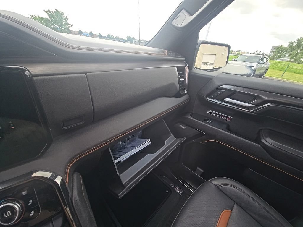 Used 2023 GMC Sierra 1500 AT4 w/ AT4 Premium Package AWD/4WD image 25