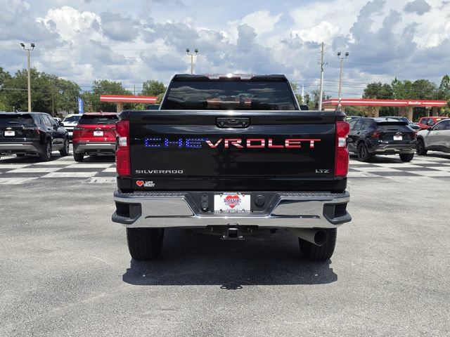 Used 2023 Chevrolet Silverado 2500 LTZ AWD/4WD image 5