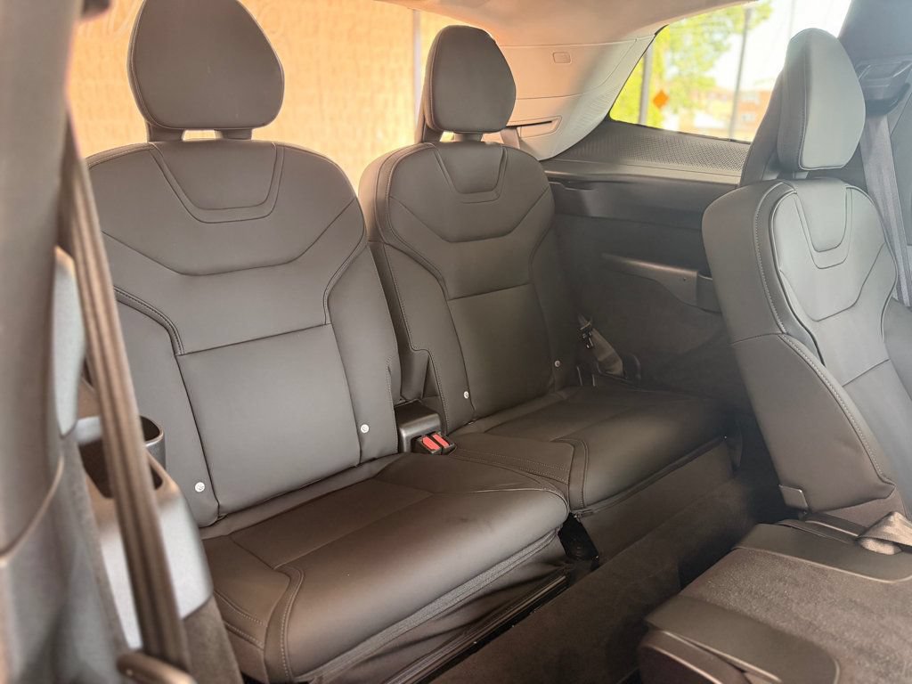 Used 2025 Volvo EX90 Ultra AWD/4WD image 26