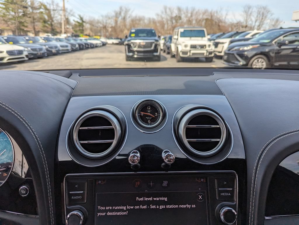 Used 2018 Bentley Bentayga AWD/4WD image 20