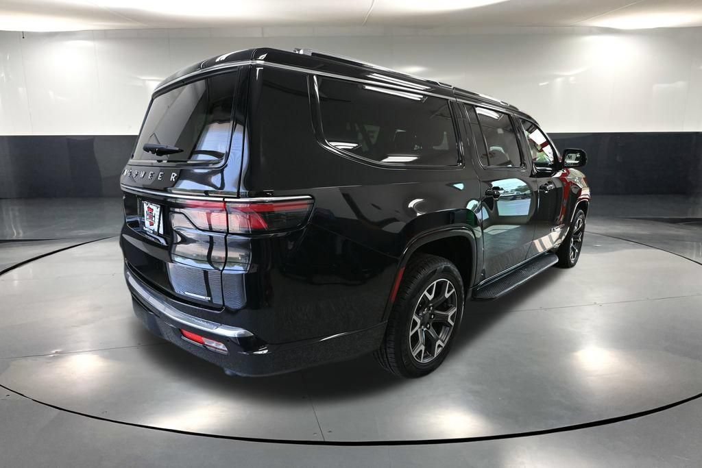 Used 2024 Jeep Wagoneer L Series III w/ Rear Seat Video Group 1 AWD/4WD image 6