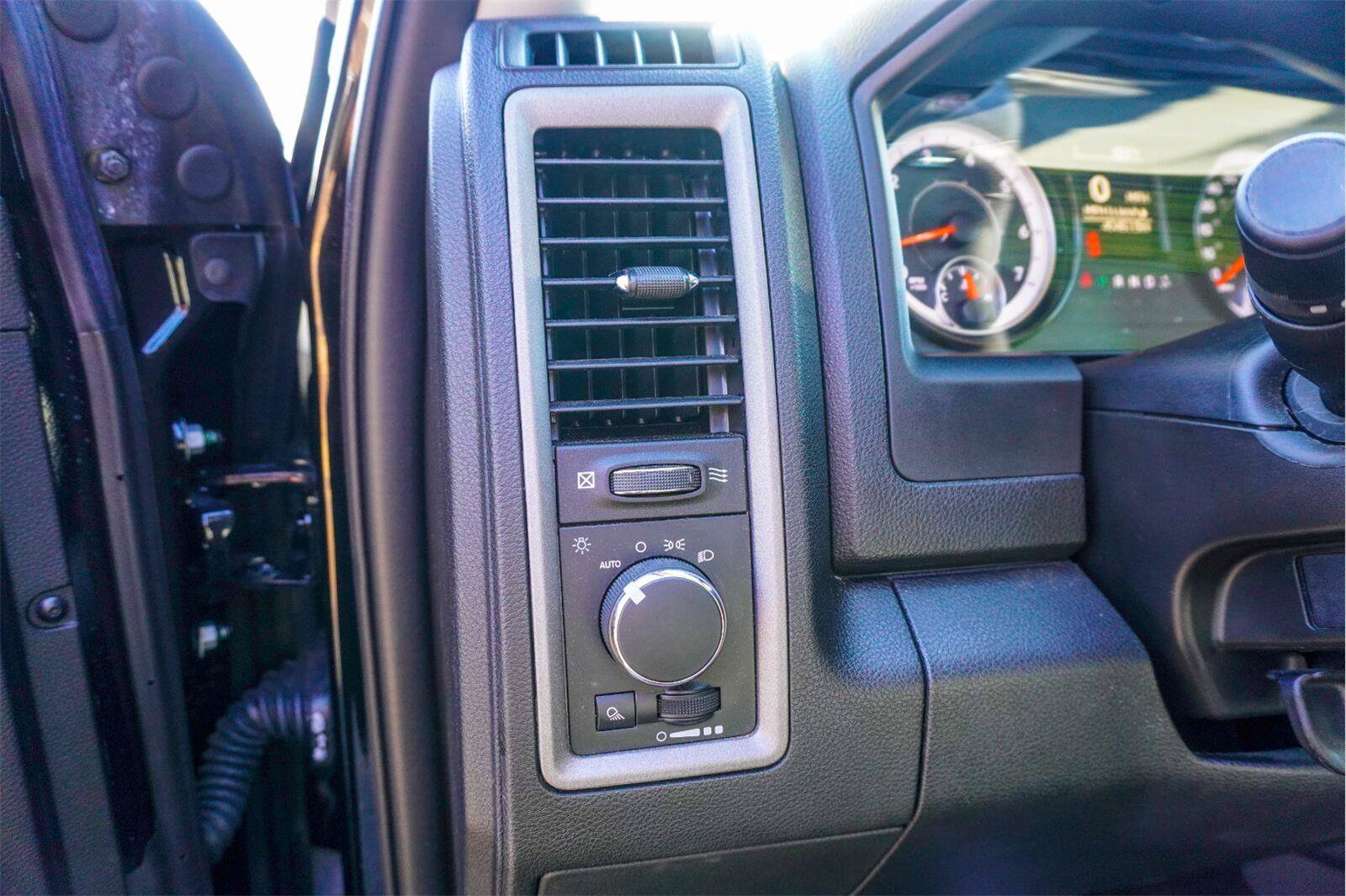 Used 2024 RAM 1500 Tradesman w/ Chrome Plus Package AWD/4WD image 21