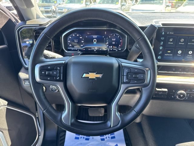 Used 2025 Chevrolet Silverado 2500 LT w/ Convenience Package AWD/4WD image 18