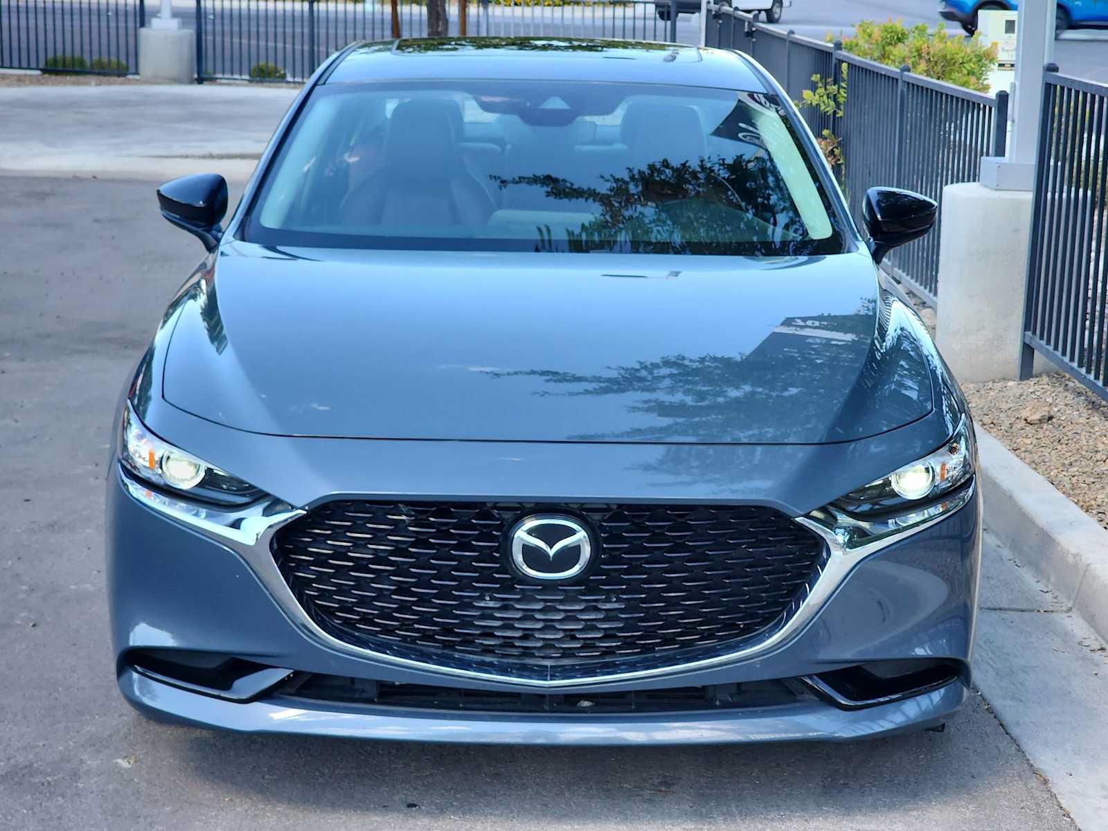 Used 2023 MAZDA MAZDA3 s FWD image 3