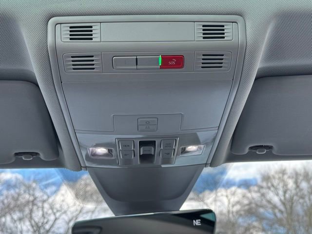 Certified 2022 Volkswagen Tiguan SE w/ Panoramic Sunroof Package image 17