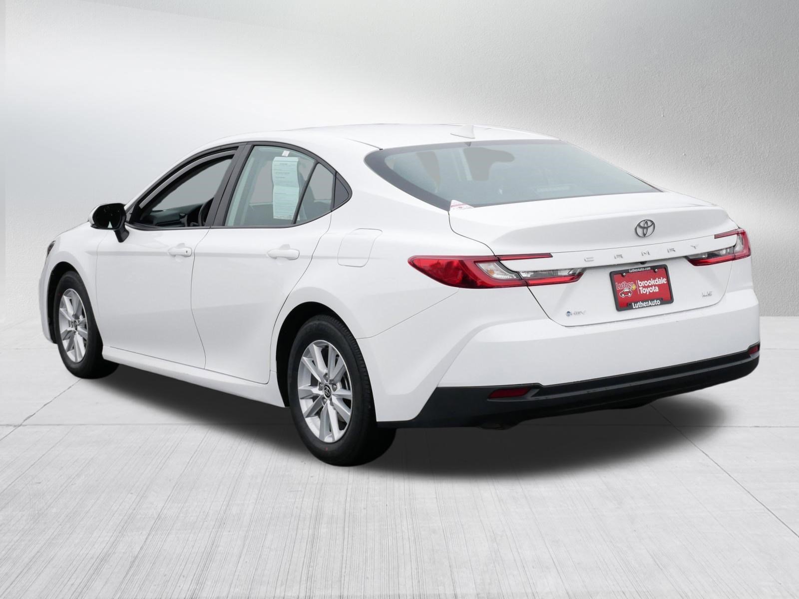 Used 2025 Toyota Camry LE FWD image 5