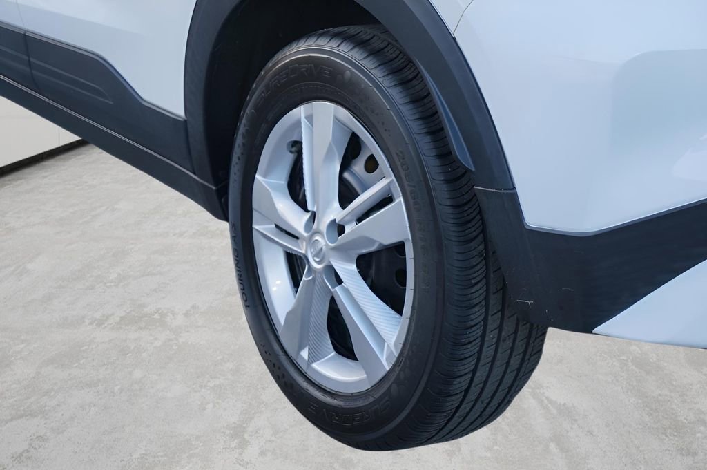 Used 2021 Nissan Kicks S FWD image 9