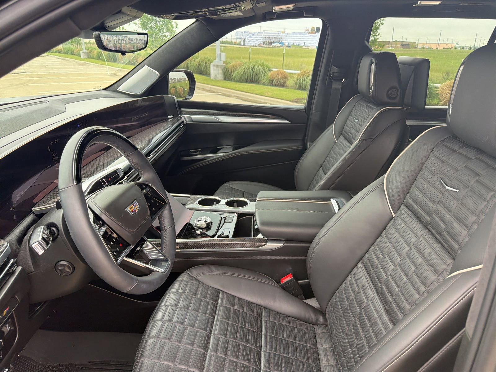 Certified 2025 Cadillac Escalade V w/ LPO, ONYX Package AWD/4WD image 13
