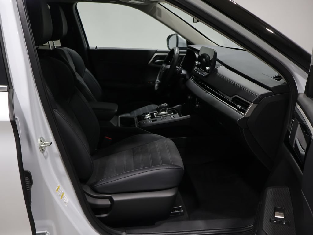 Used 2024 Mitsubishi Outlander SEL AWD/4WD image 24