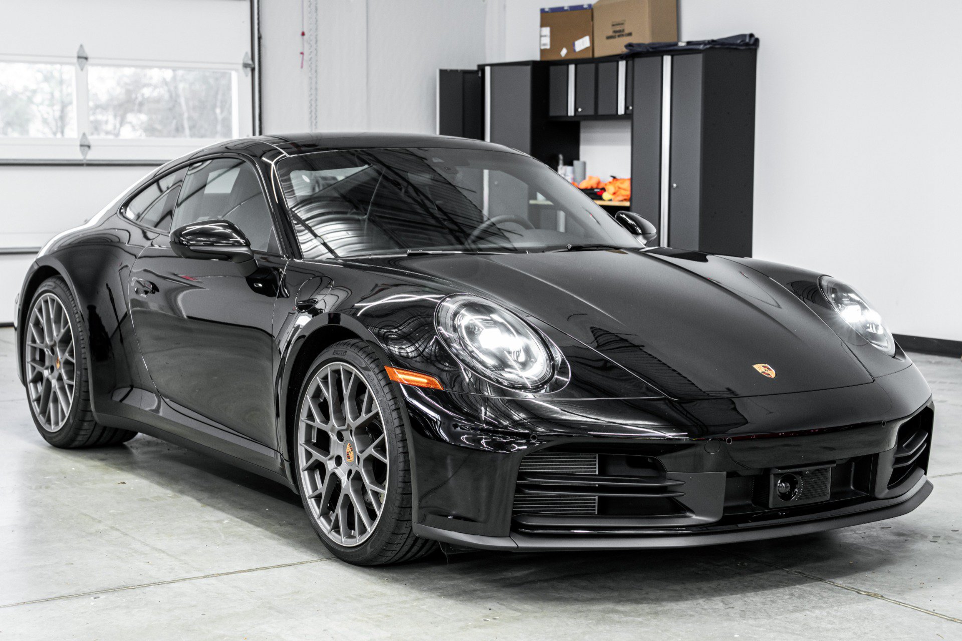 Used 2025 Porsche 911 Carrera RWD image 3