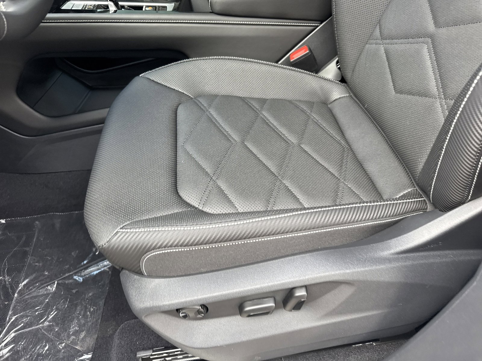 New 2026 Volkswagen Atlas Cross Sport SE image 16