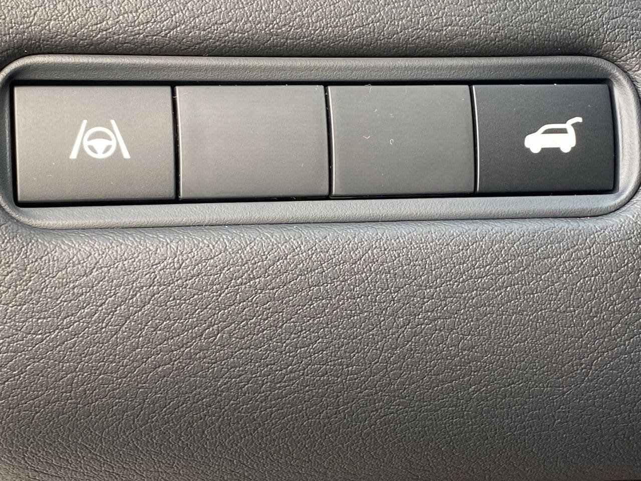 New 2026 Nissan Armada SL w/ Captain's Chari Seat Package image 31