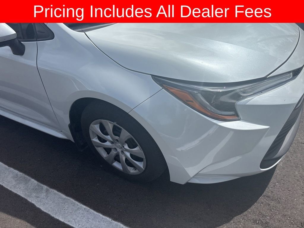 Used 2025 Toyota Corolla LE FWD image 4
