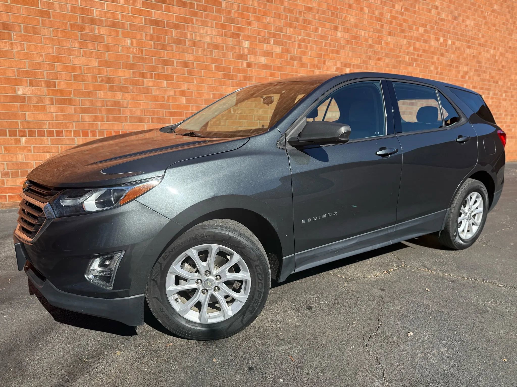 Used 2019 Chevrolet Equinox LS image 2