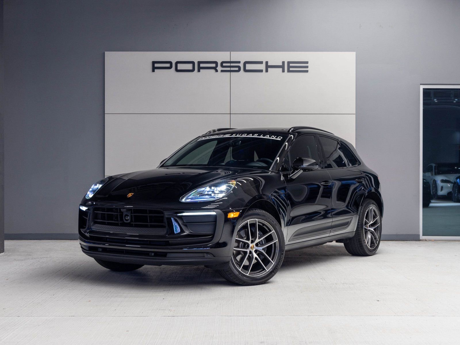 Certified 2026 Porsche Macan image 1