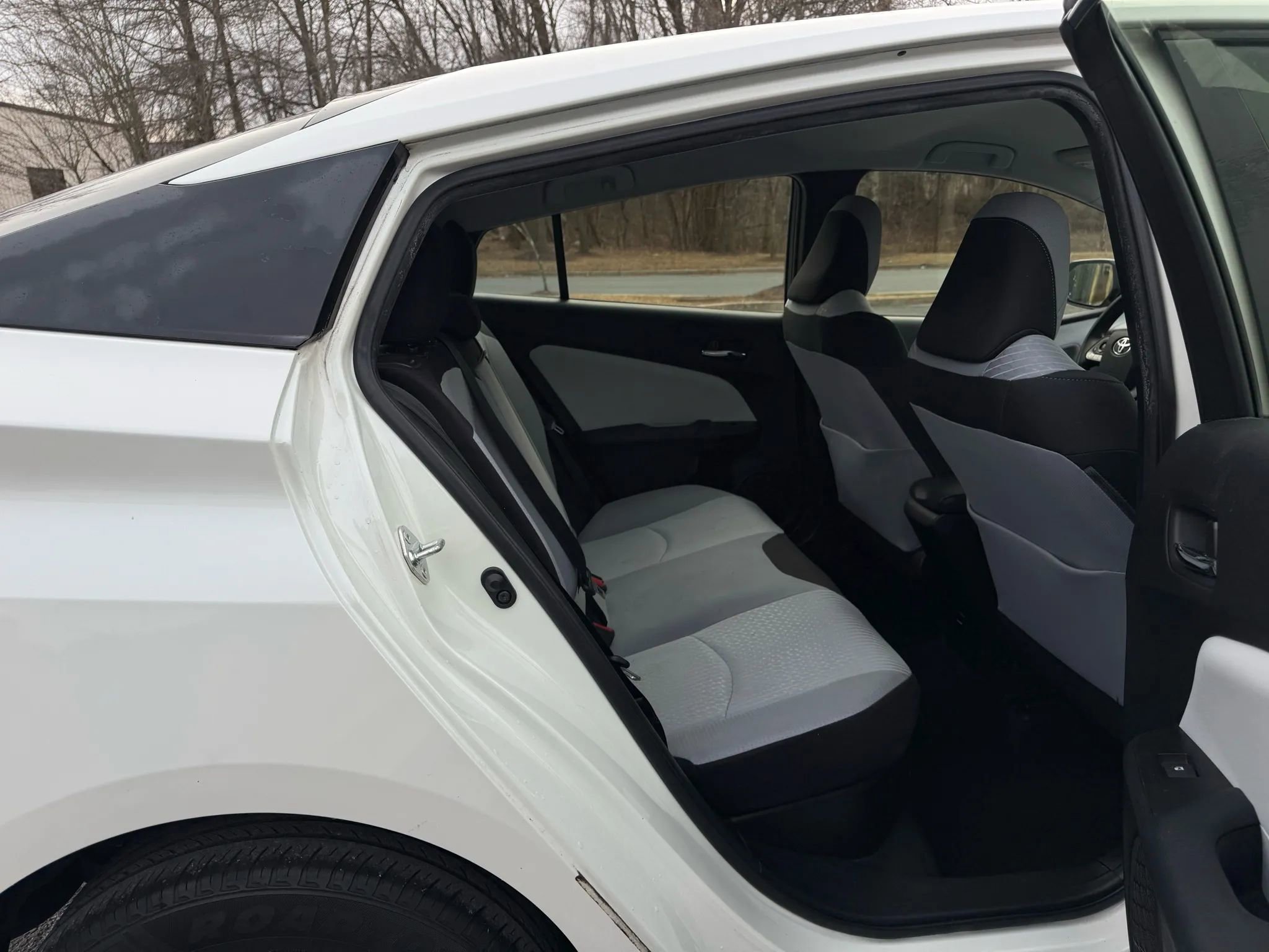 Used 2018 Toyota Prius Two image 22