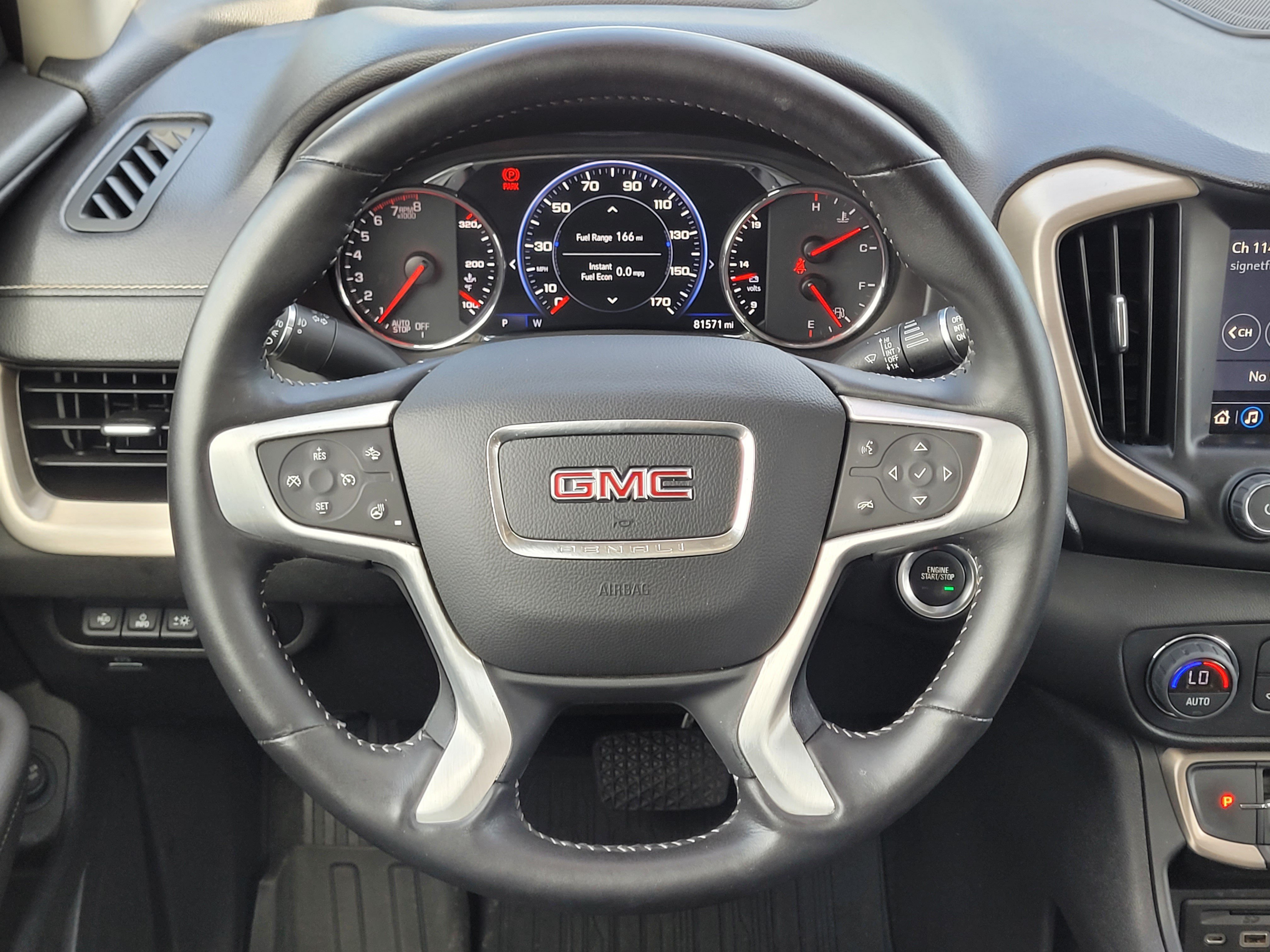 Used 2022 GMC Terrain Denali w/ Denali Premium Package AWD/4WD image 9