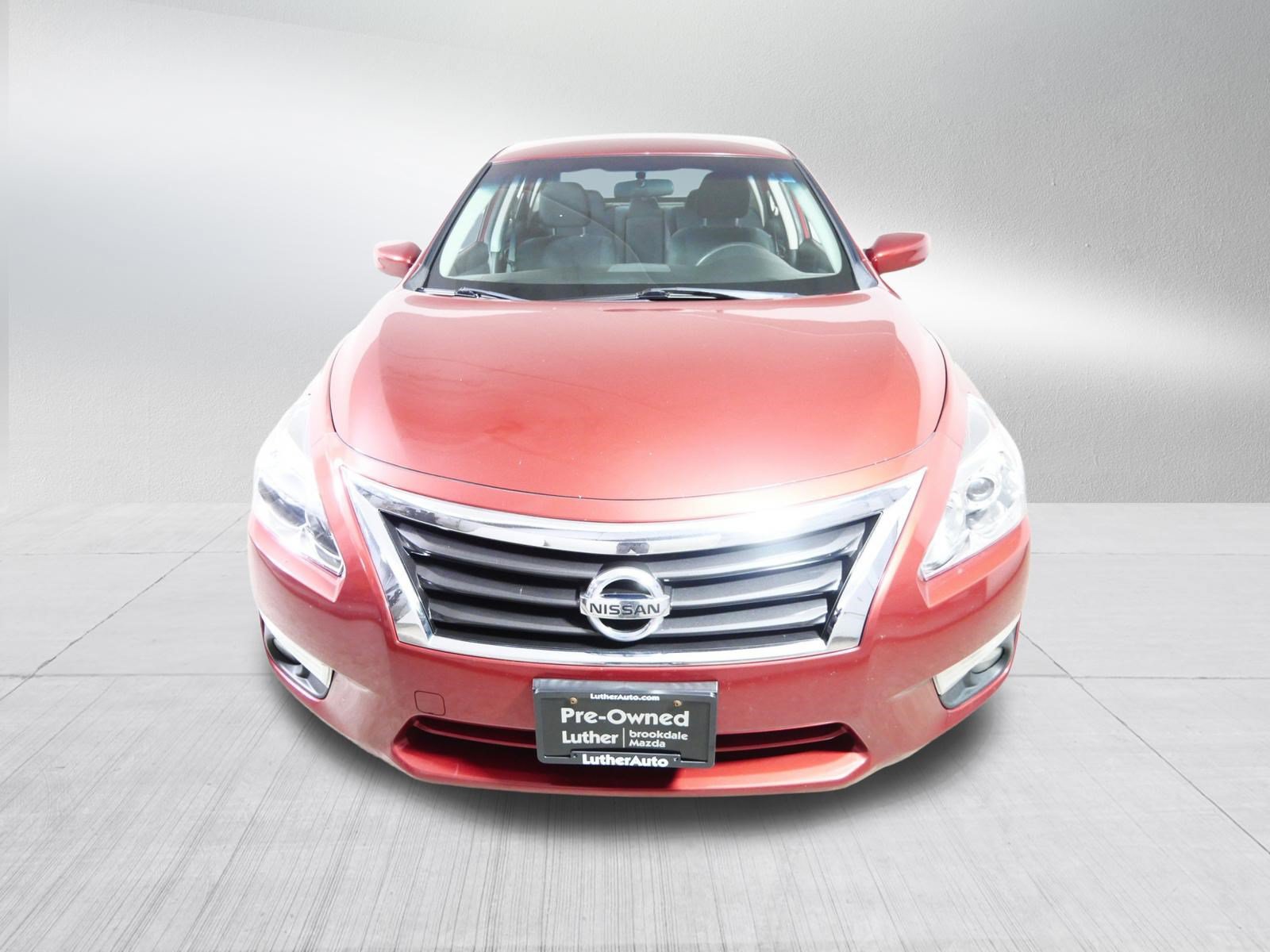 Used 2015 Nissan Altima 2.5 SV FWD image 2