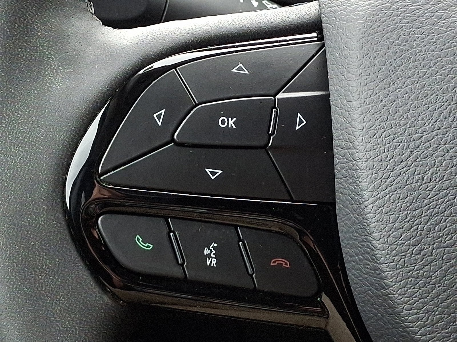 Certified 2021 Jeep Cherokee Latitude Plus AWD/4WD image 21