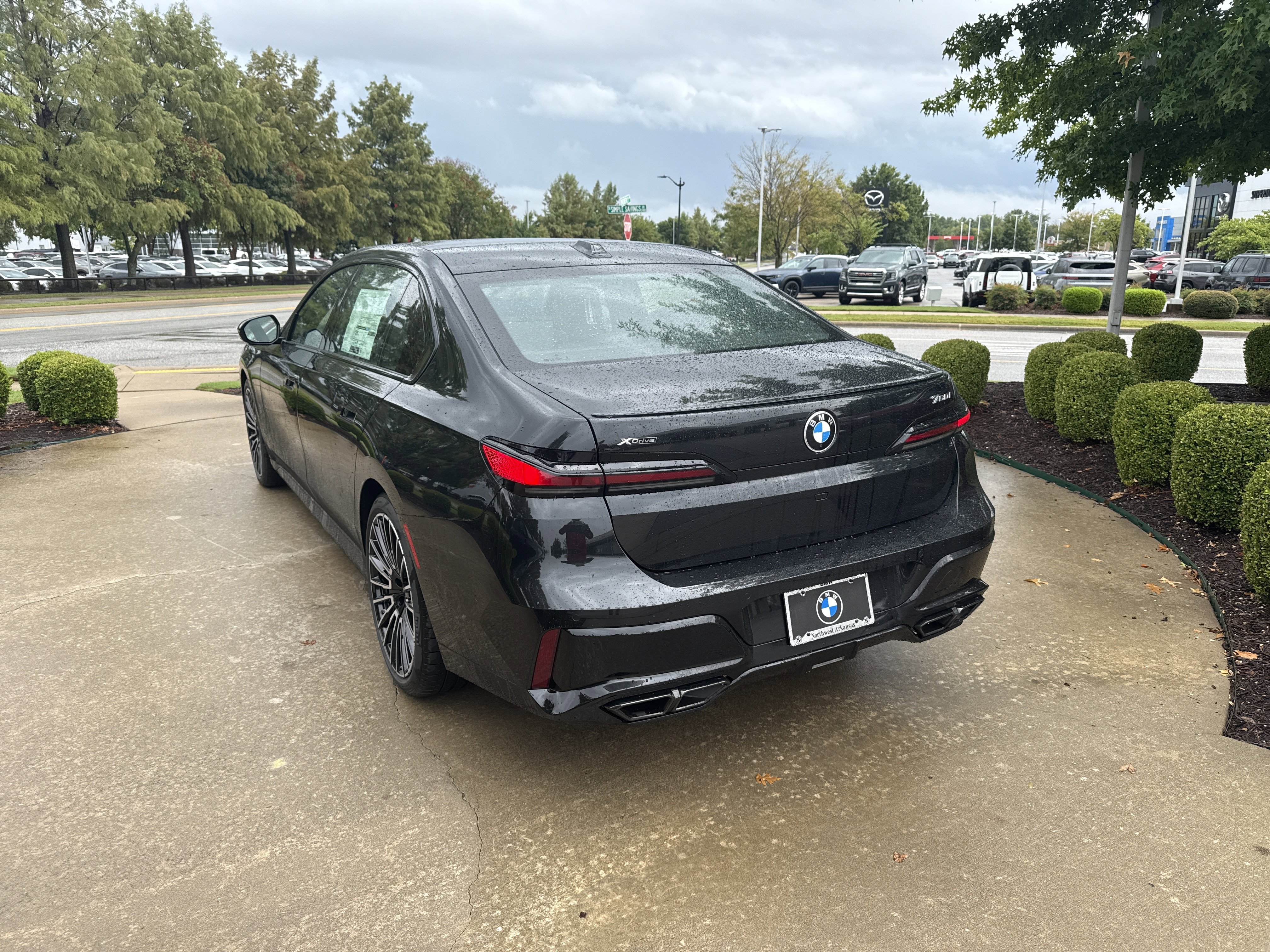 New 2026 BMW 760i xDrive image 3