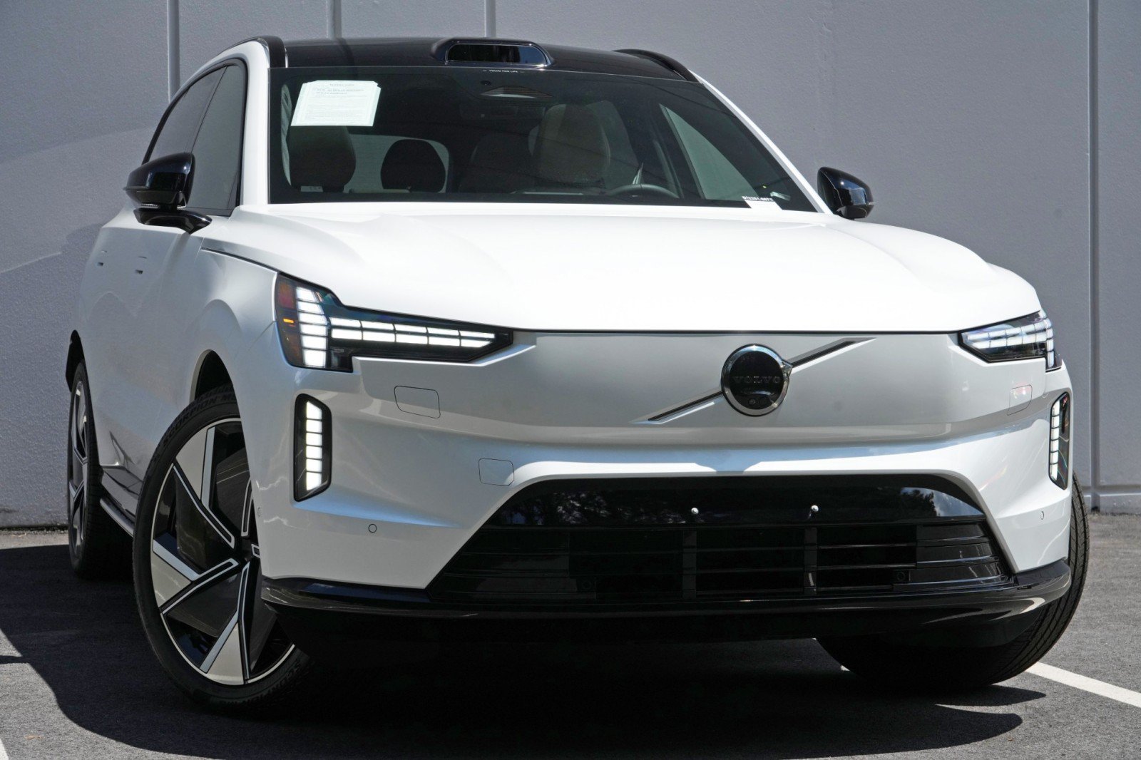 Used 2025 Volvo EX90 Ultra AWD/4WD image 4
