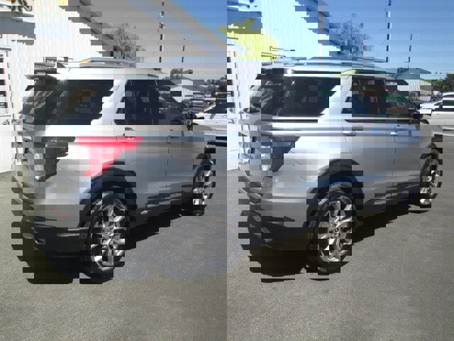 Used 2023 Ford Explorer Limited image 6