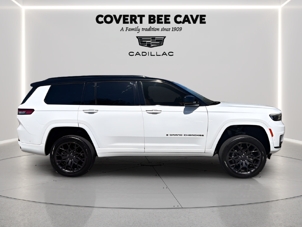 Used 2023 Jeep Grand Cherokee L Summit AWD/4WD image 11