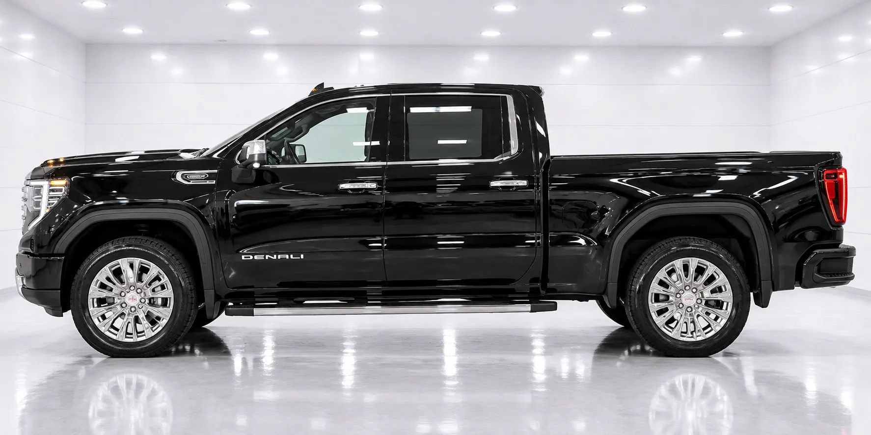 Used 2022 GMC Sierra 1500 Denali AWD/4WD image 2