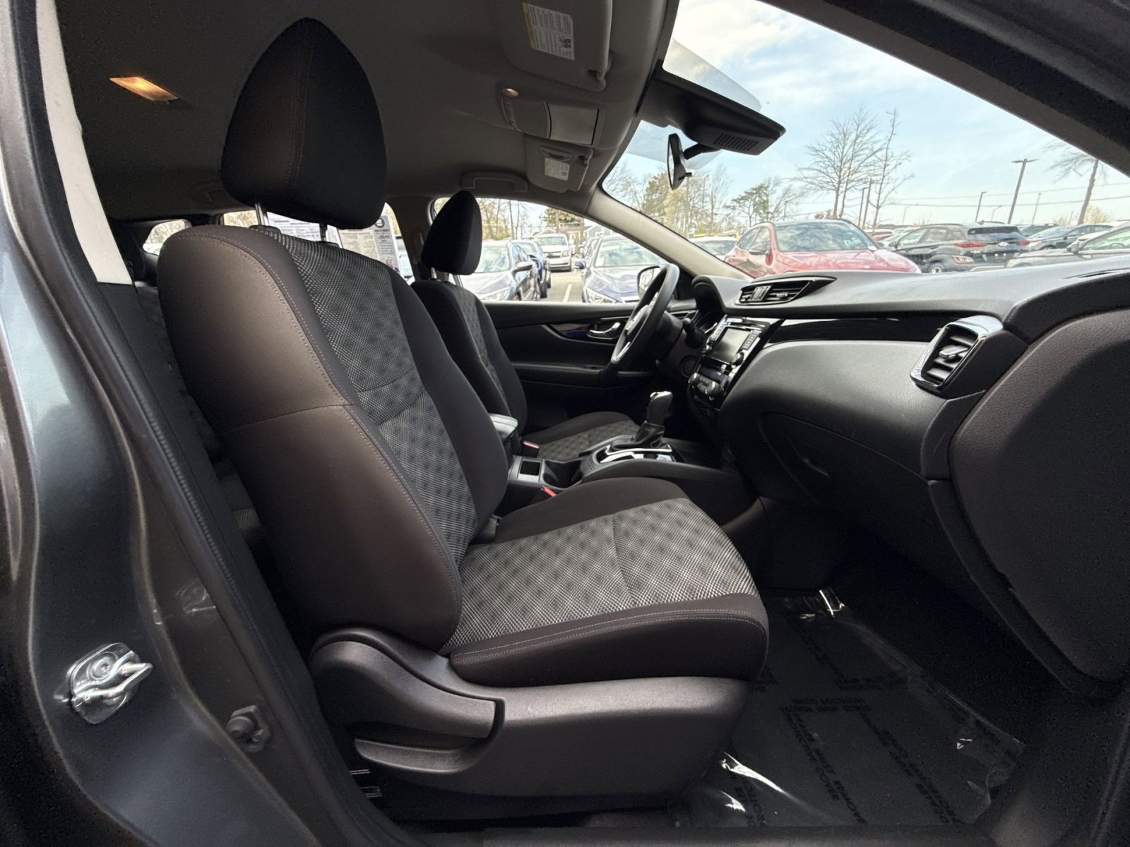 Used 2019 Nissan Rogue Sport SV image 25