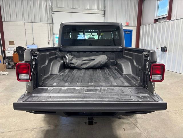 Used 2023 Jeep Gladiator Sport AWD/4WD image 17