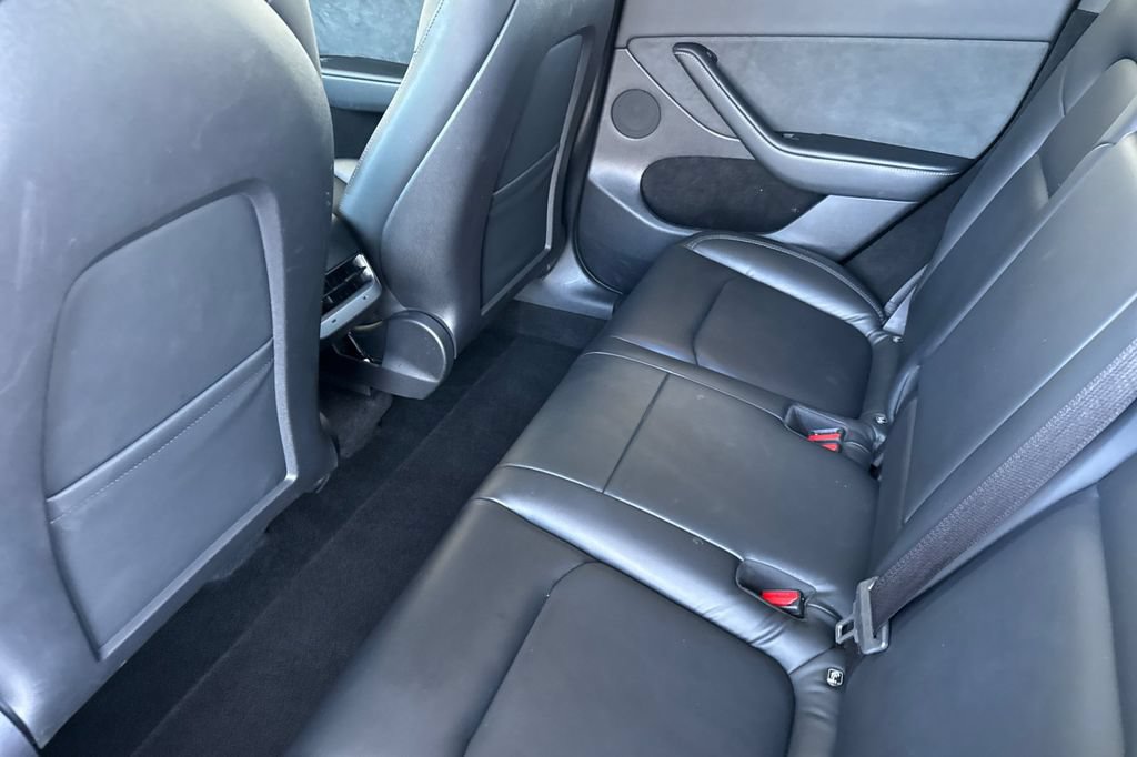 Used 2023 Tesla Model Y Long Range AWD/4WD image 5