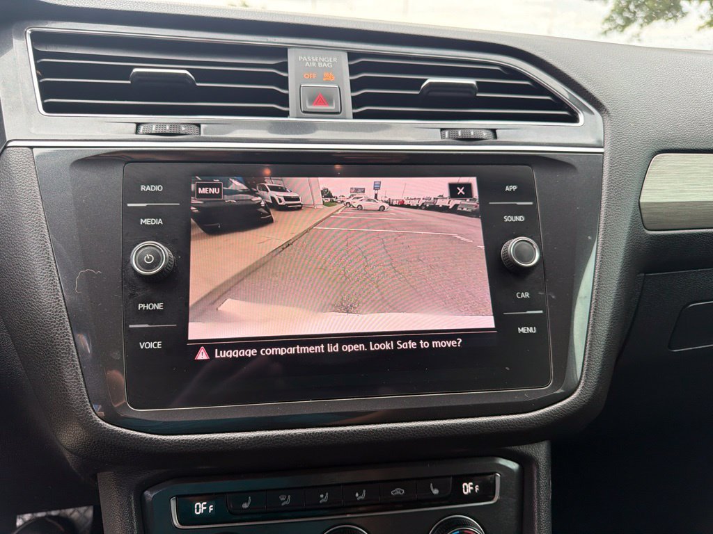 Used 2018 Volkswagen Tiguan SE w/ 3rd Row Seat Package AWD/4WD image 23