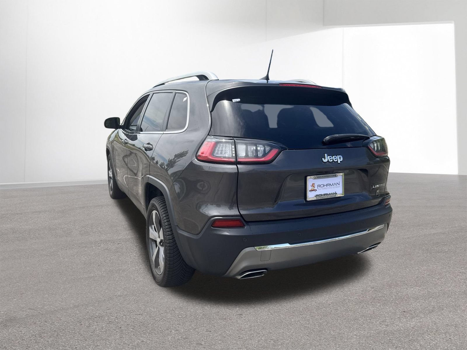 Used 2019 Jeep Cherokee Limited w/ Luxury Group FWD image 5