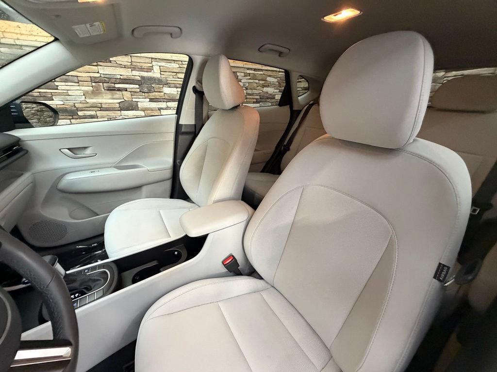 Used 2024 Hyundai Kona SEL AWD/4WD image 29