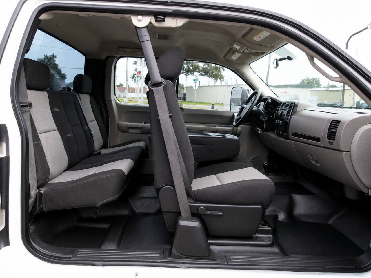 Used 2009 Chevrolet Silverado 2500 W/T AWD/4WD image 12