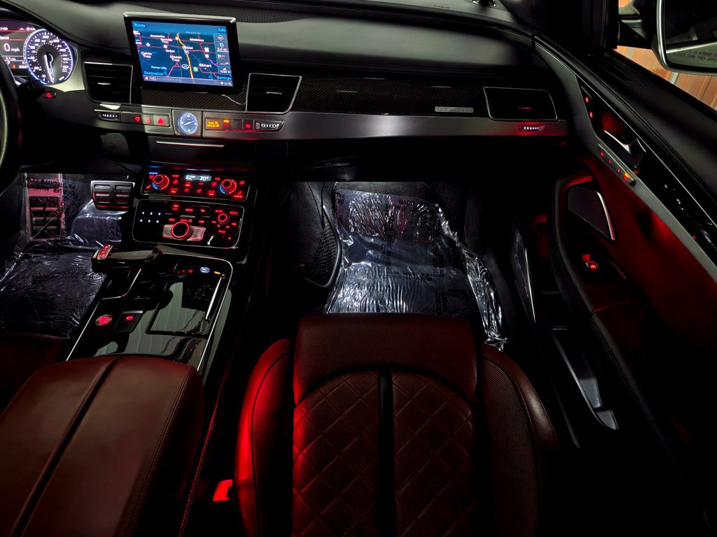 Used 2015 Audi S8 AWD/4WD image 29