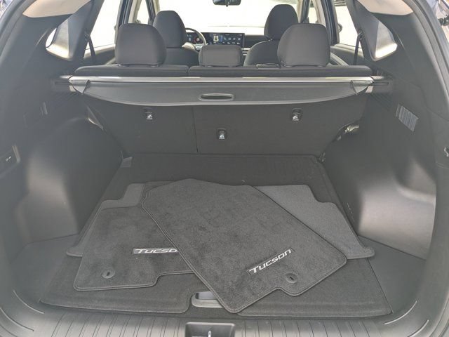 Used 2025 Hyundai Tucson SE FWD image 16