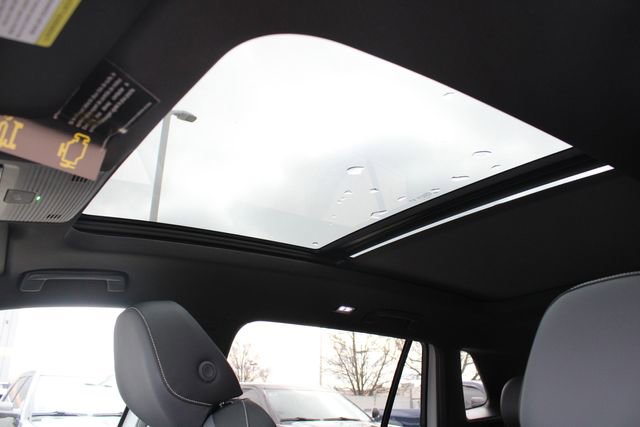 New 2026 Volkswagen Tiguan SE R-Line FWD image 5