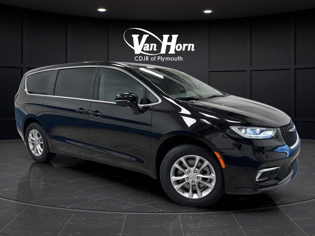 New 2026 Chrysler Pacifica Select