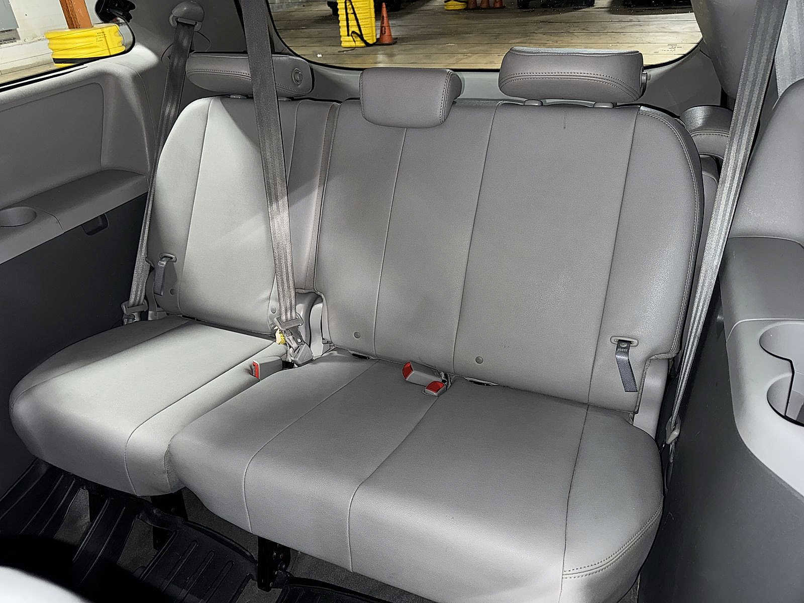 Used 2018 Toyota Sienna XLE w/ XLE Navigation Package image 18