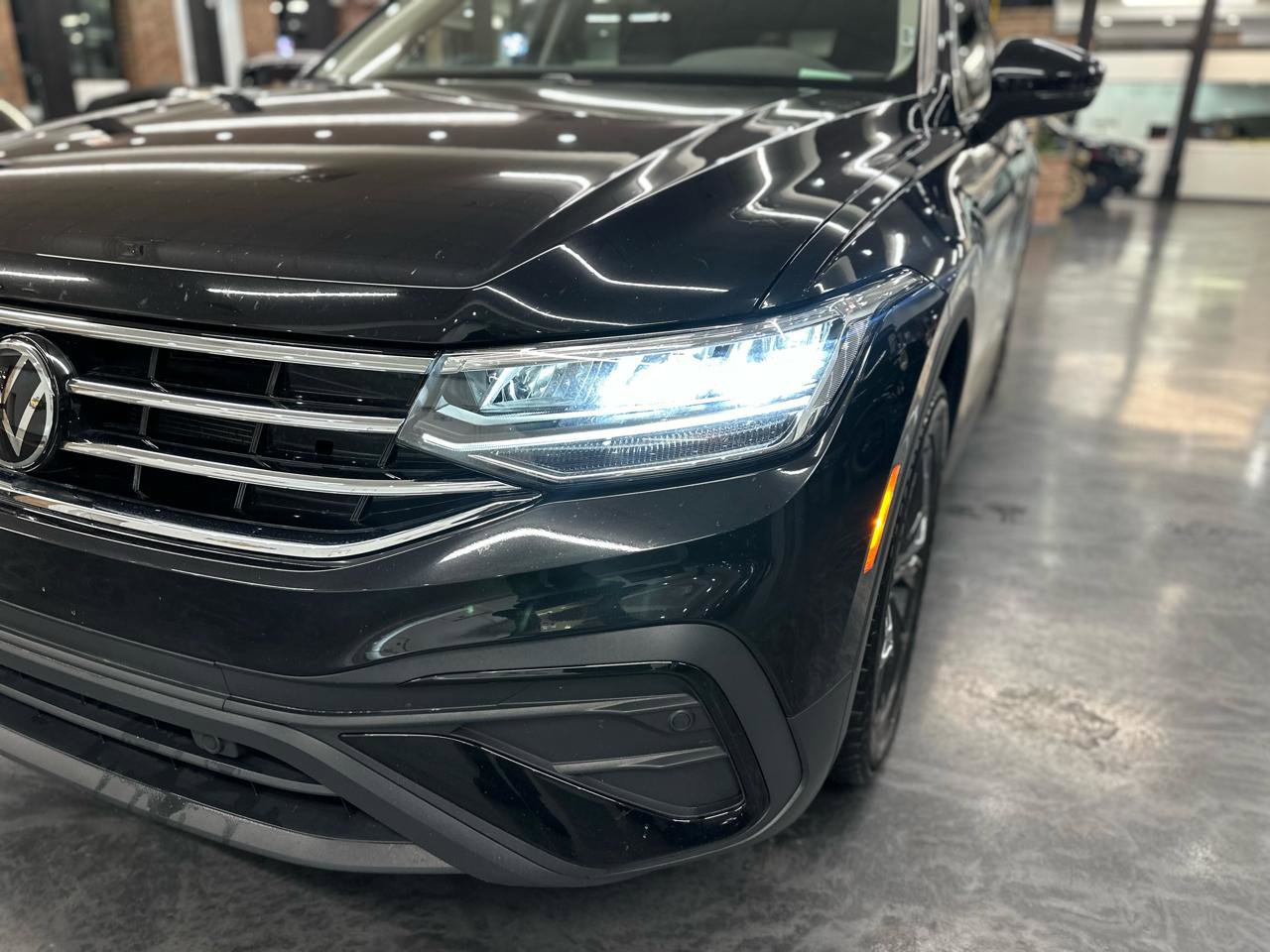 Used 2024 Volkswagen Tiguan Wolfsburg Edition FWD image 9