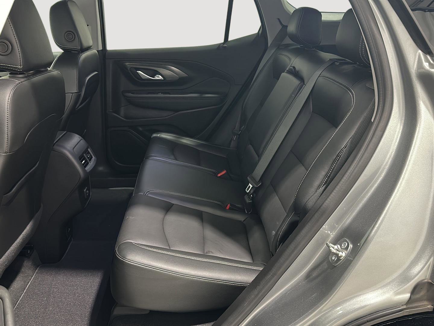 Used 2024 GMC Terrain SLT image 22