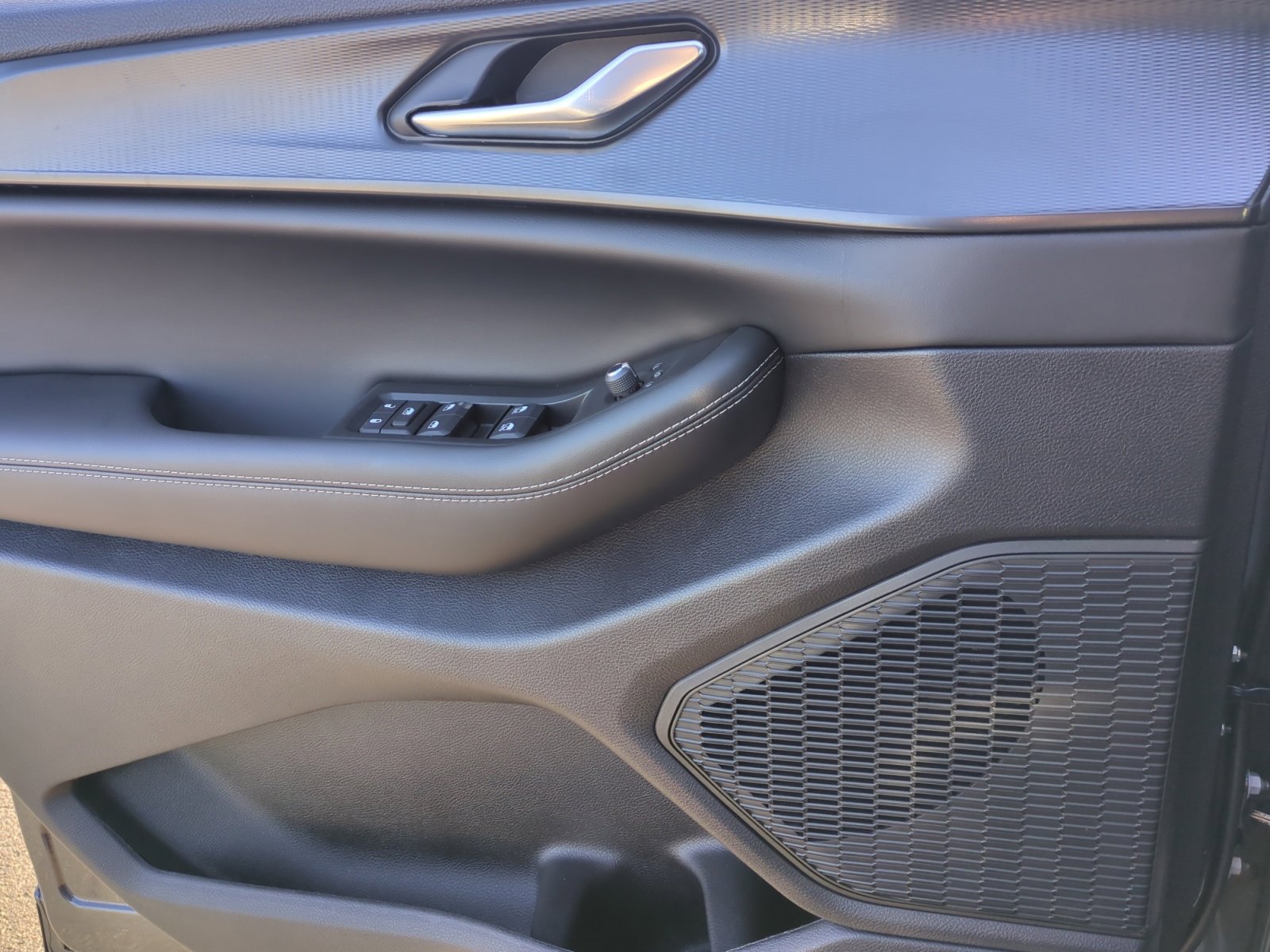 New 2025 Jeep Grand Cherokee Laredo image 13