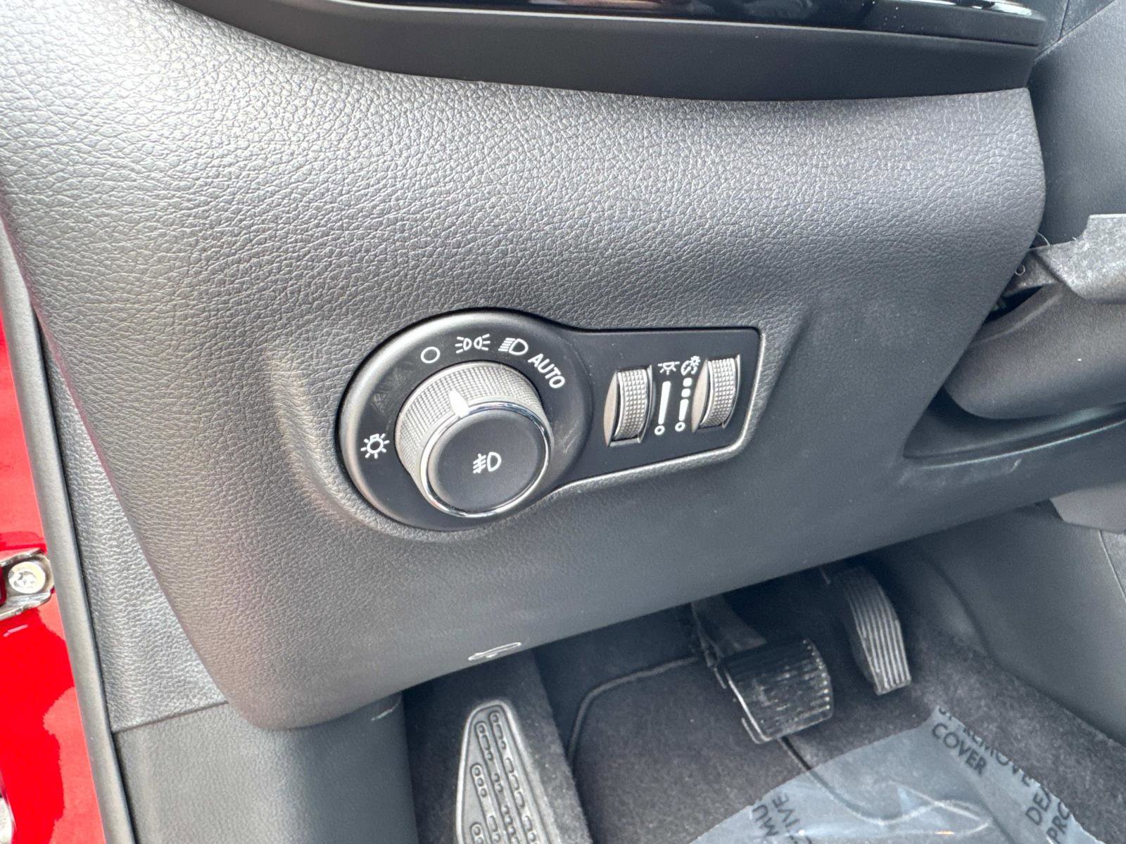 New 2026 Jeep Compass Latitude image 30