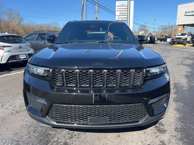 Used 2025 Jeep Grand Cherokee Altitude image 34