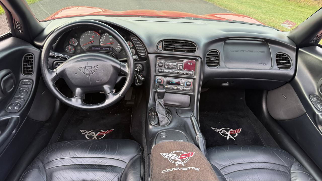 Used 2001 Chevrolet Corvette Convertible w/ Preferred Equipment Group1 RWD image 38